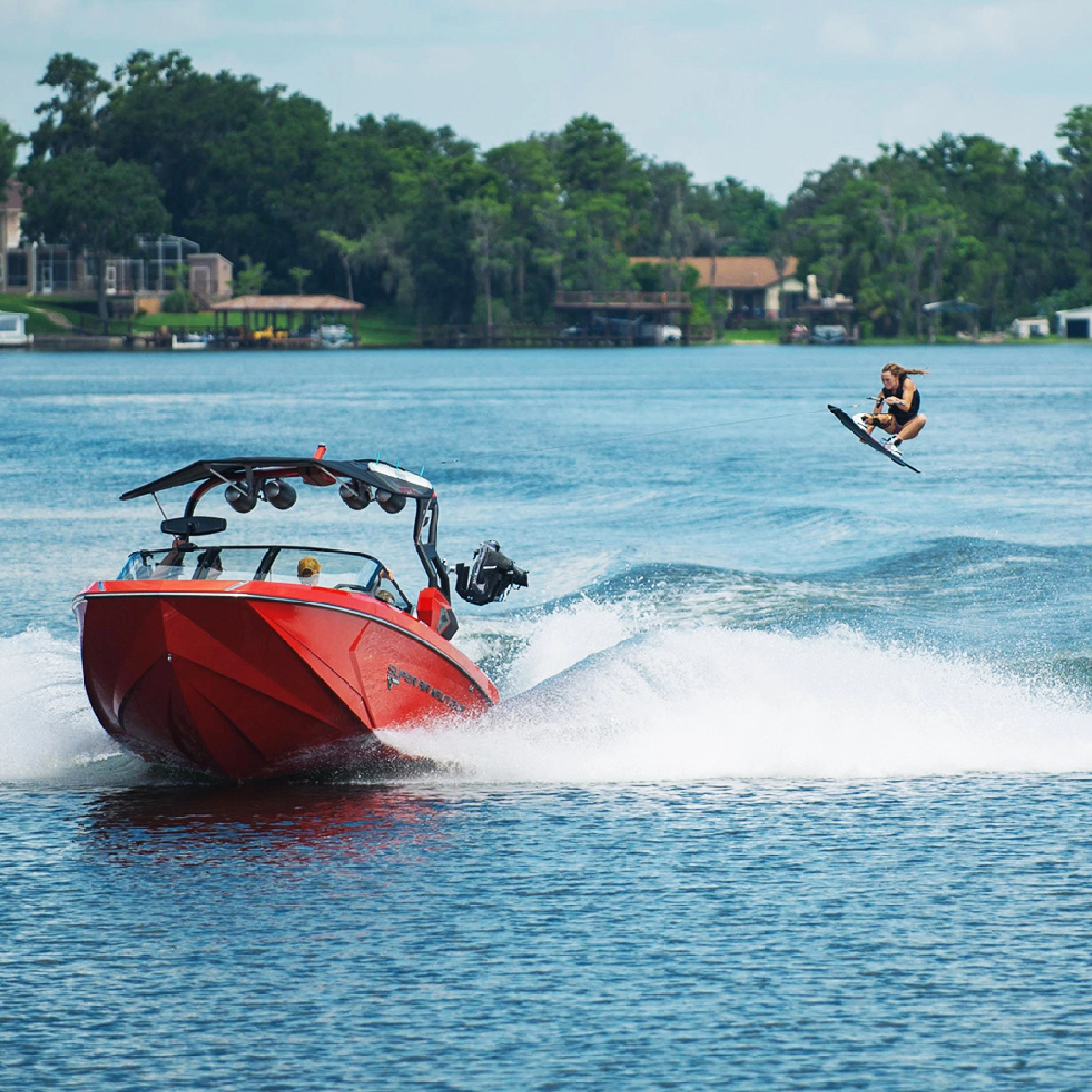 香港滑水 Wakeboard，紅色快艇租船，滑水衝浪體驗