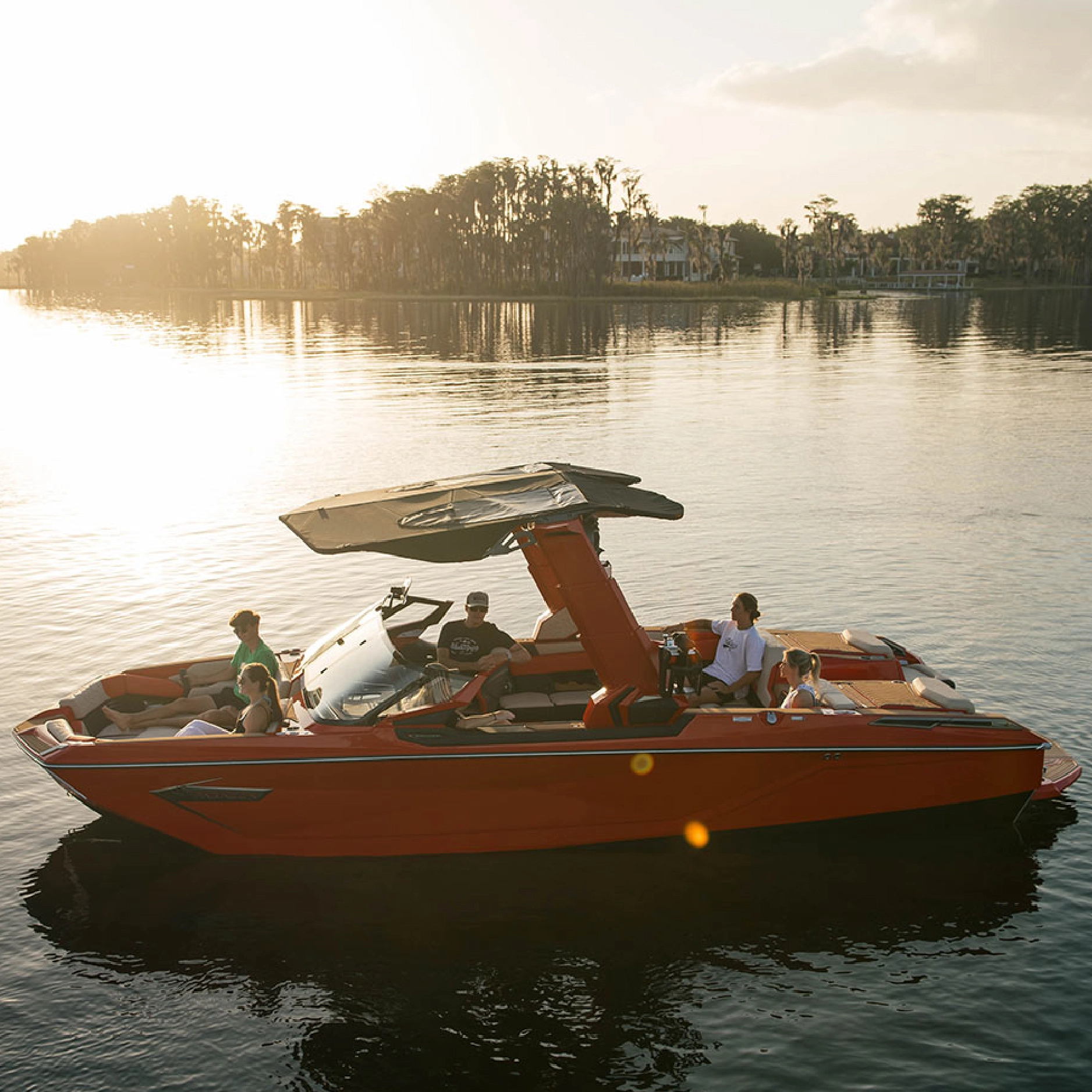 香港滑水 Wakesurf，紅色快艇租船，滑水衝浪體驗